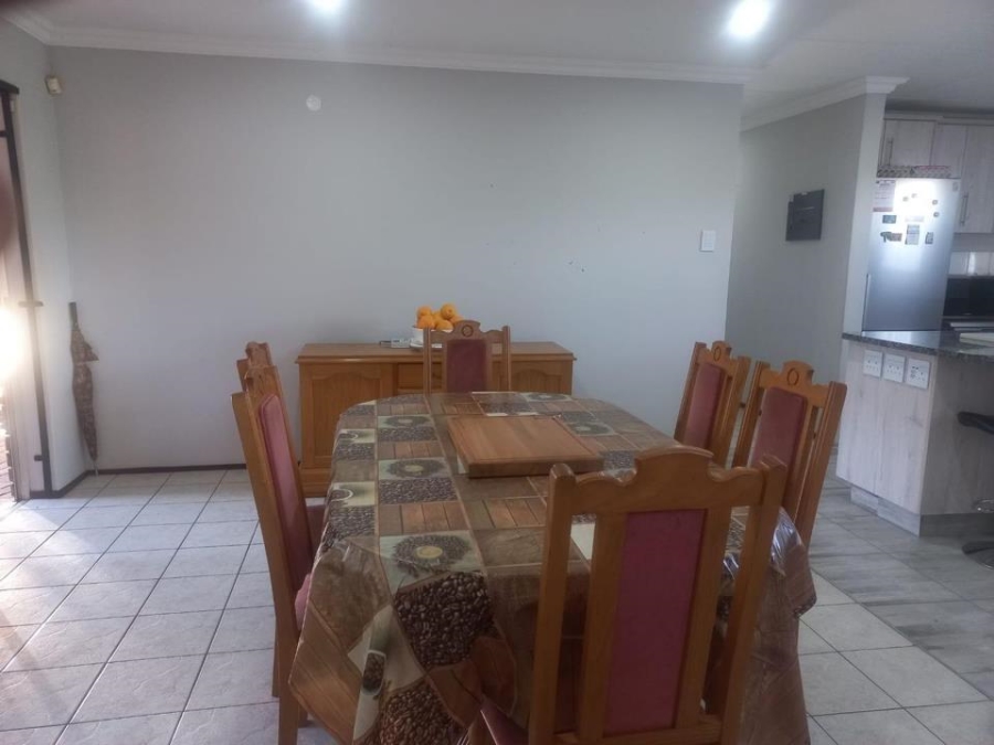 3 Bedroom Property for Sale in Heuweloord Gauteng