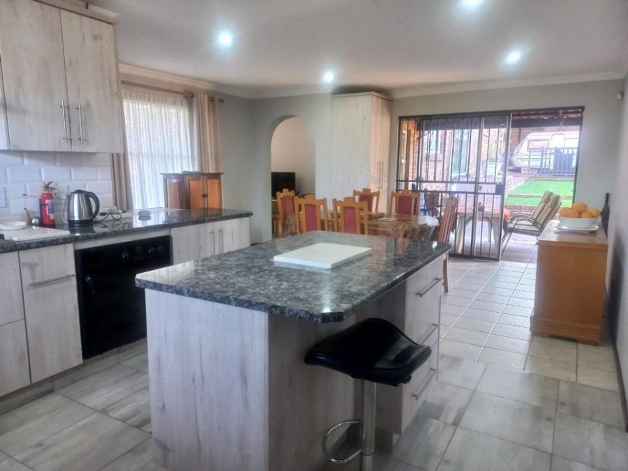 3 Bedroom Property for Sale in Heuweloord Gauteng