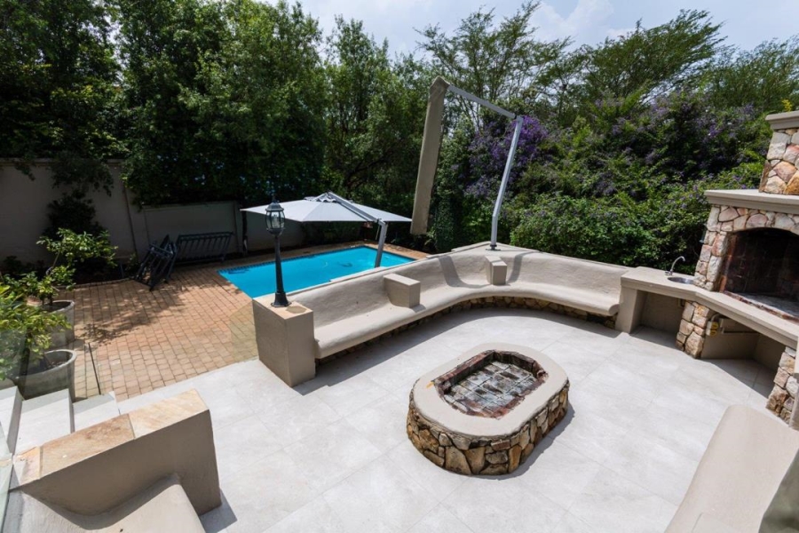 4 Bedroom Property for Sale in Featherbrooke Estate Gauteng