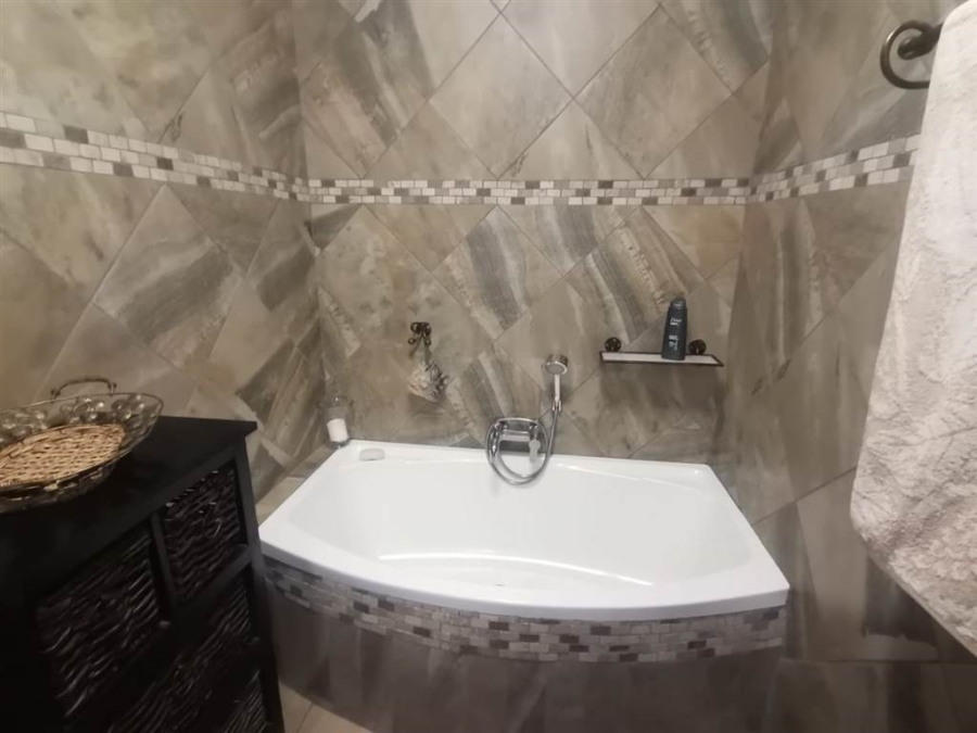 3 Bedroom Property for Sale in Florauna Gauteng