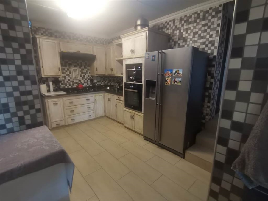 3 Bedroom Property for Sale in Florauna Gauteng