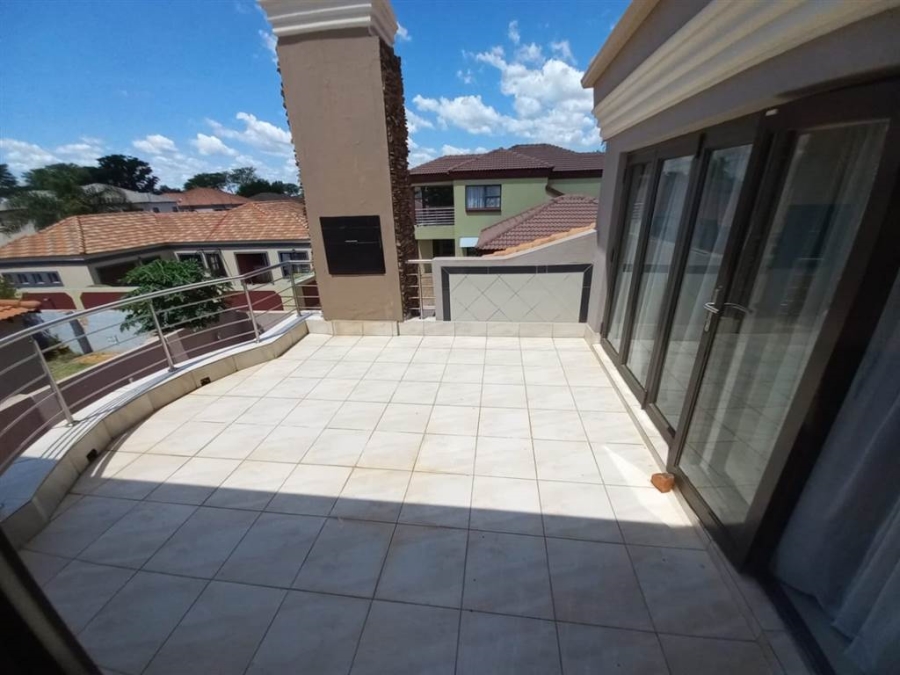 4 Bedroom Property for Sale in Ninapark Gauteng