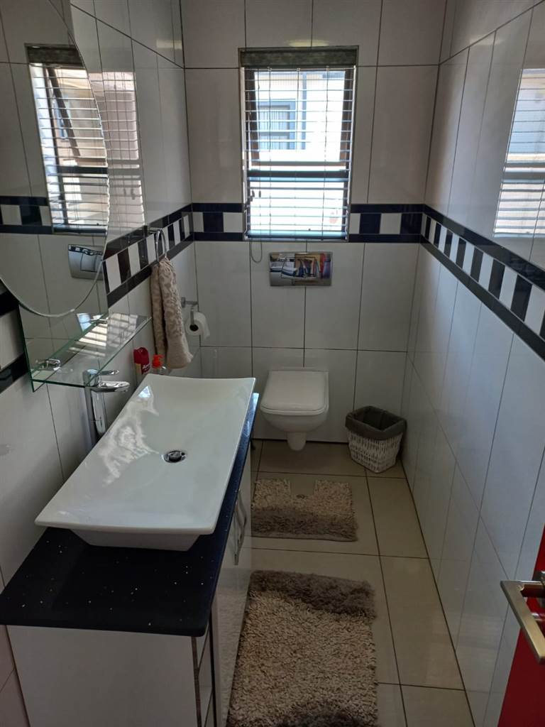 4 Bedroom Property for Sale in Ninapark Gauteng