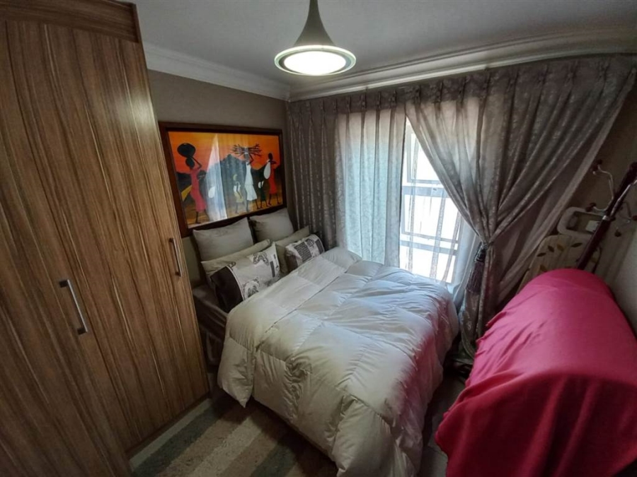 4 Bedroom Property for Sale in Ninapark Gauteng