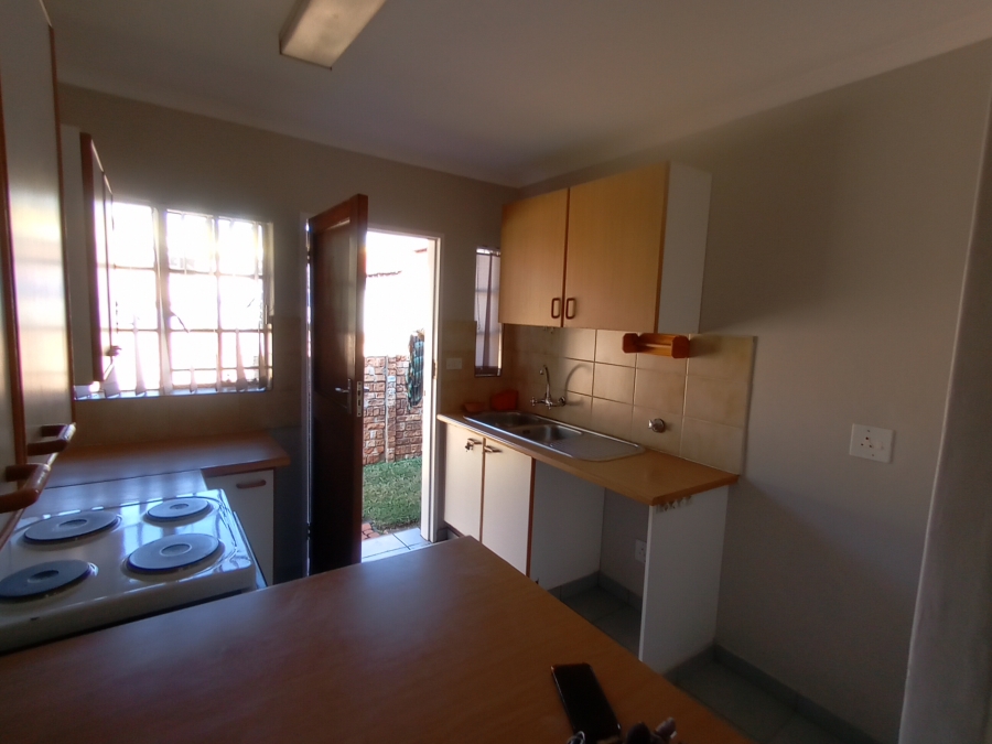 2 Bedroom Property for Sale in La Montagne Gauteng