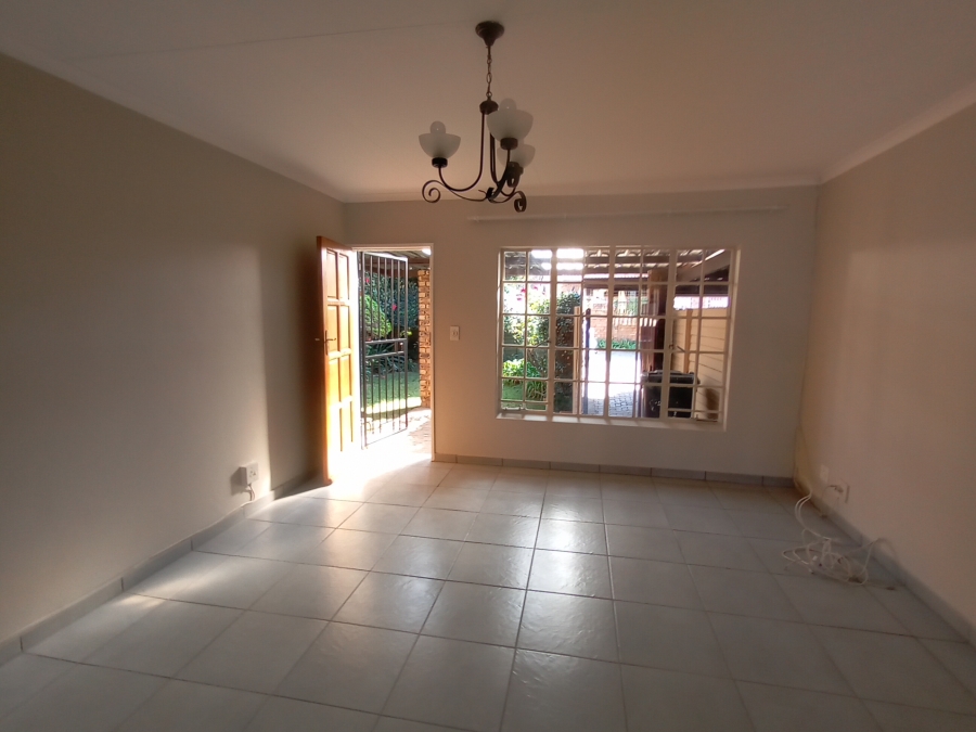 2 Bedroom Property for Sale in La Montagne Gauteng