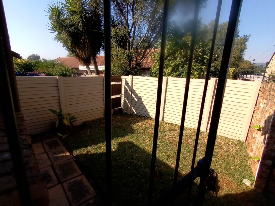 2 Bedroom Property for Sale in La Montagne Gauteng