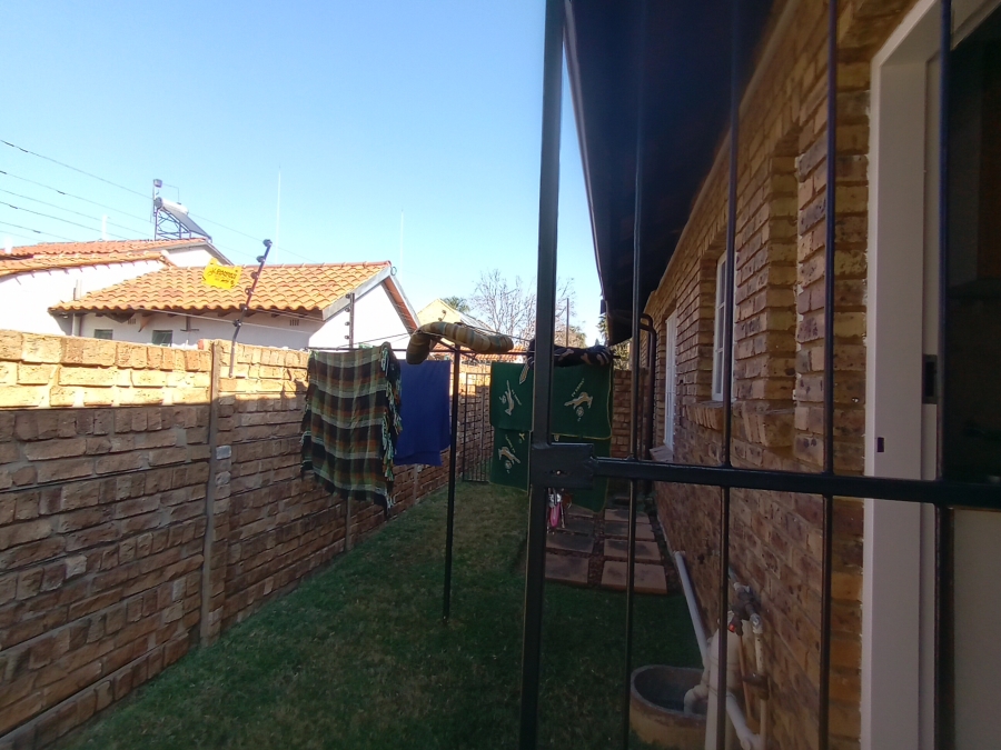 2 Bedroom Property for Sale in La Montagne Gauteng