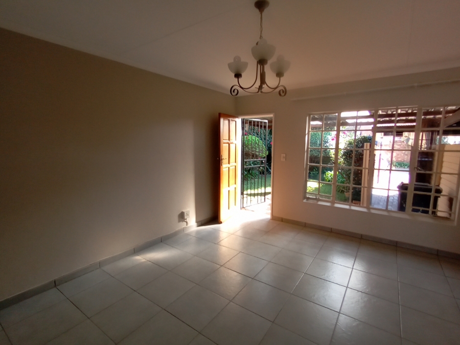 2 Bedroom Property for Sale in La Montagne Gauteng