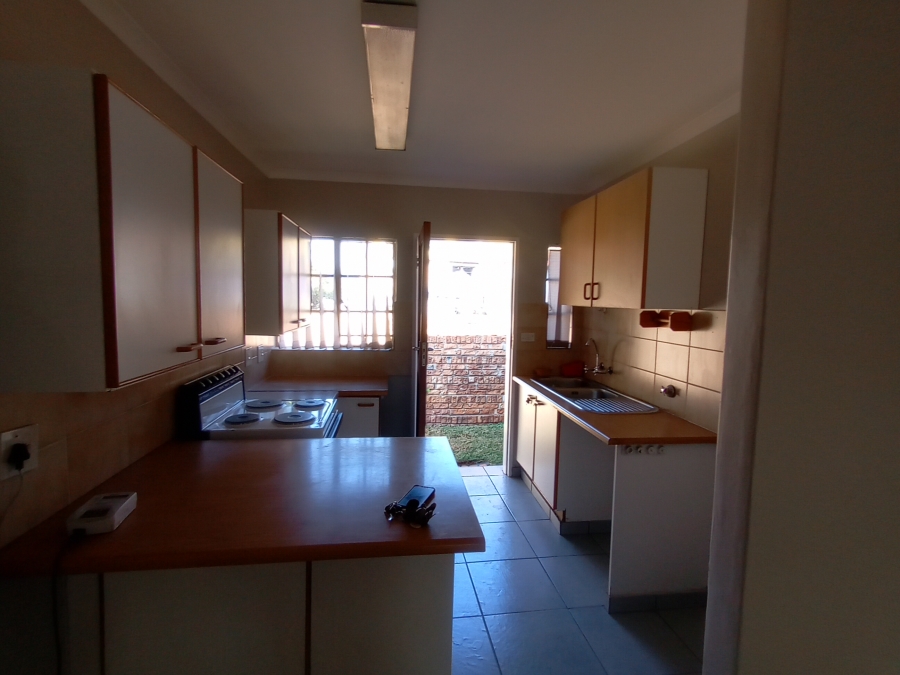 2 Bedroom Property for Sale in La Montagne Gauteng