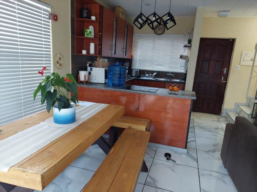 2 Bedroom Property for Sale in Dorandia Gauteng