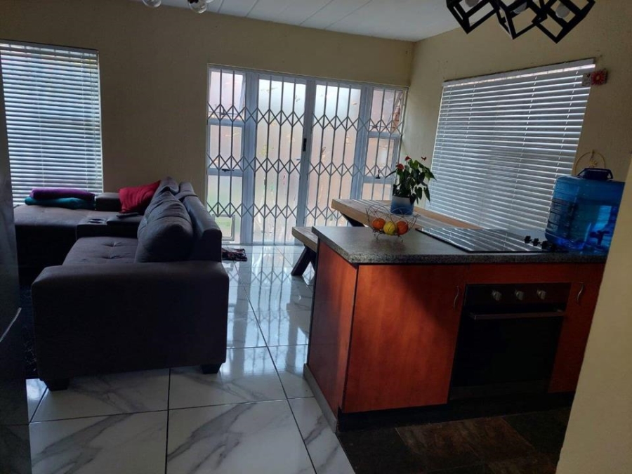 2 Bedroom Property for Sale in Dorandia Gauteng