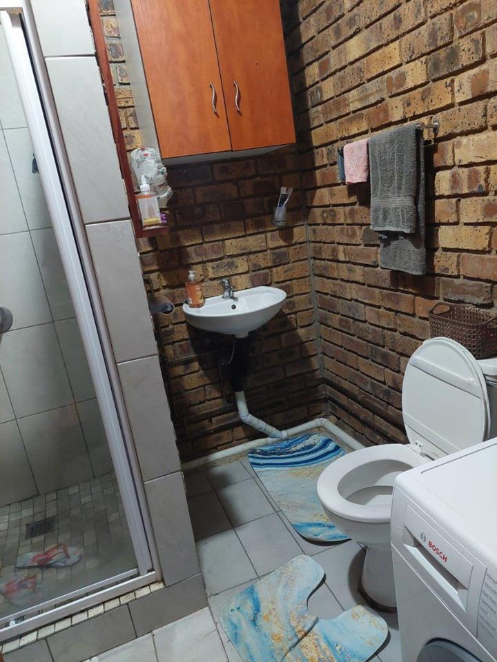 2 Bedroom Property for Sale in Dorandia Gauteng