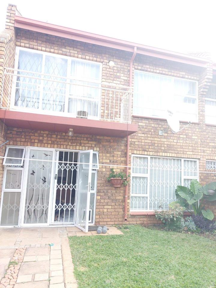 2 Bedroom Property for Sale in Dorandia Gauteng