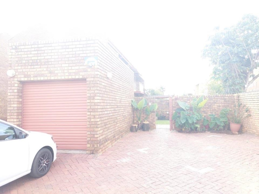 2 Bedroom Property for Sale in Dorandia Gauteng