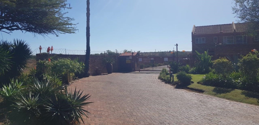 2 Bedroom Property for Sale in Dorandia Gauteng