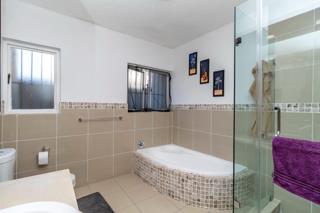 2 Bedroom Property for Sale in Morningside Gauteng