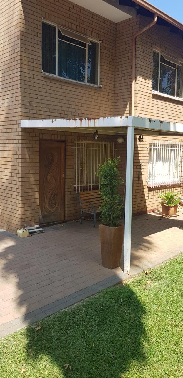 3 Bedroom Property for Sale in Mountain View Gauteng