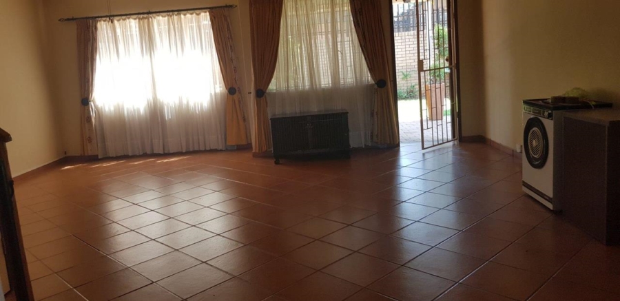 3 Bedroom Property for Sale in Mountain View Gauteng