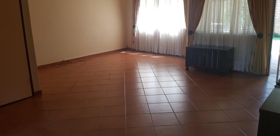 3 Bedroom Property for Sale in Mountain View Gauteng