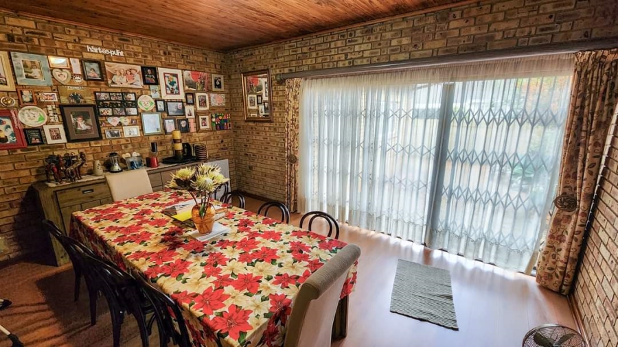 4 Bedroom Property for Sale in Bronberrick Gauteng