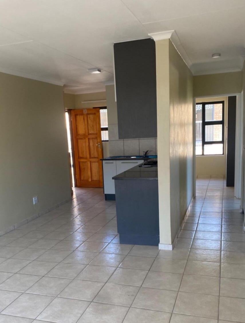 To Let 3 Bedroom Property for Rent in Cloverdene Gauteng