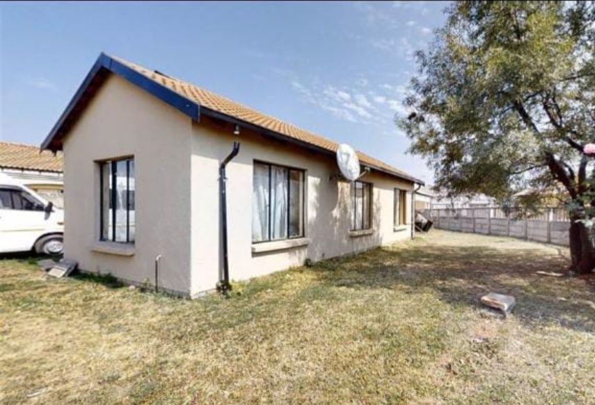 3 Bedroom Property for Sale in Crystal Park Gauteng