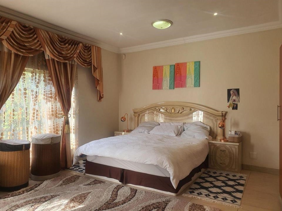 6 Bedroom Property for Sale in Eldo Village Estate Gauteng