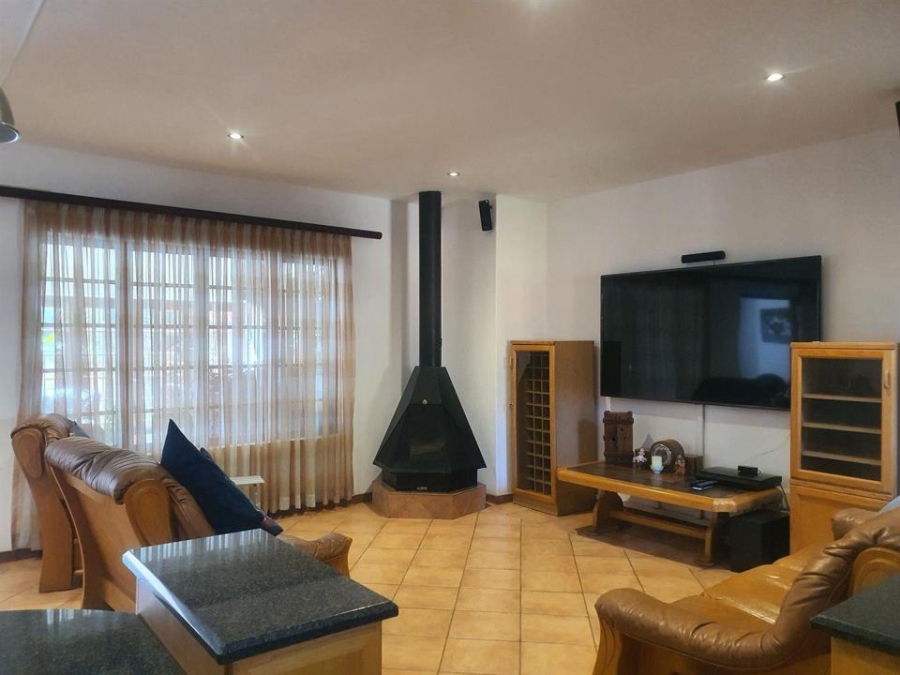 5 Bedroom Property for Sale in Eldo Ridge Estate Gauteng