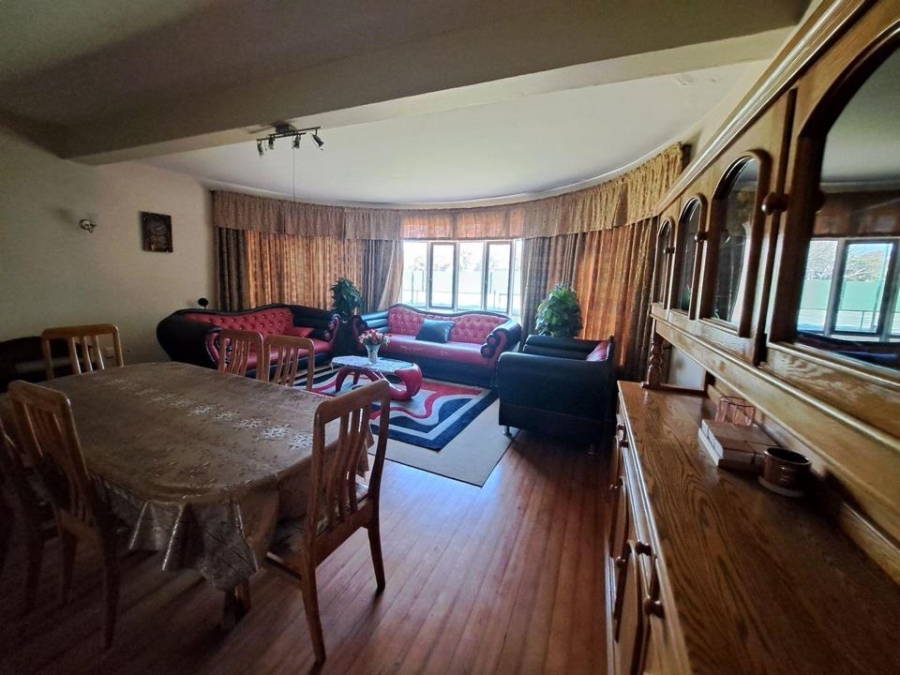 4 Bedroom Property for Sale in Lakefield Gauteng