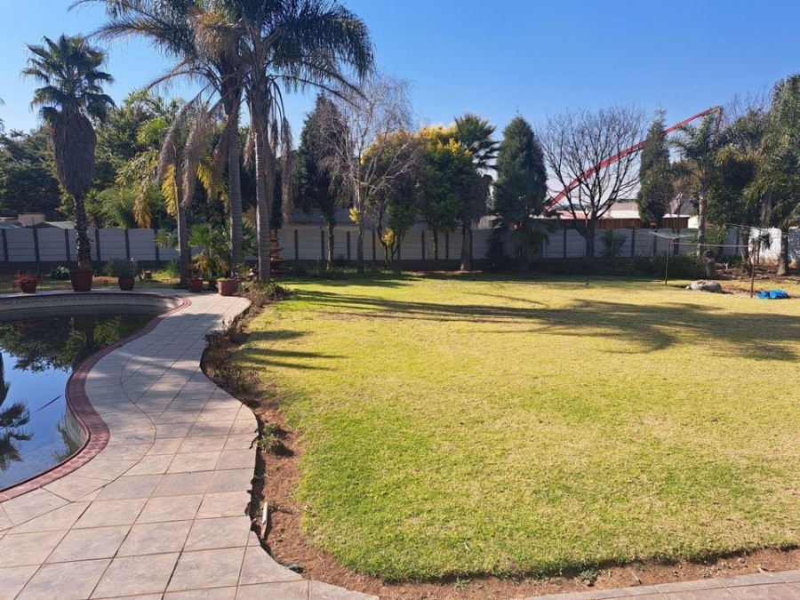 4 Bedroom Property for Sale in Lakefield Gauteng