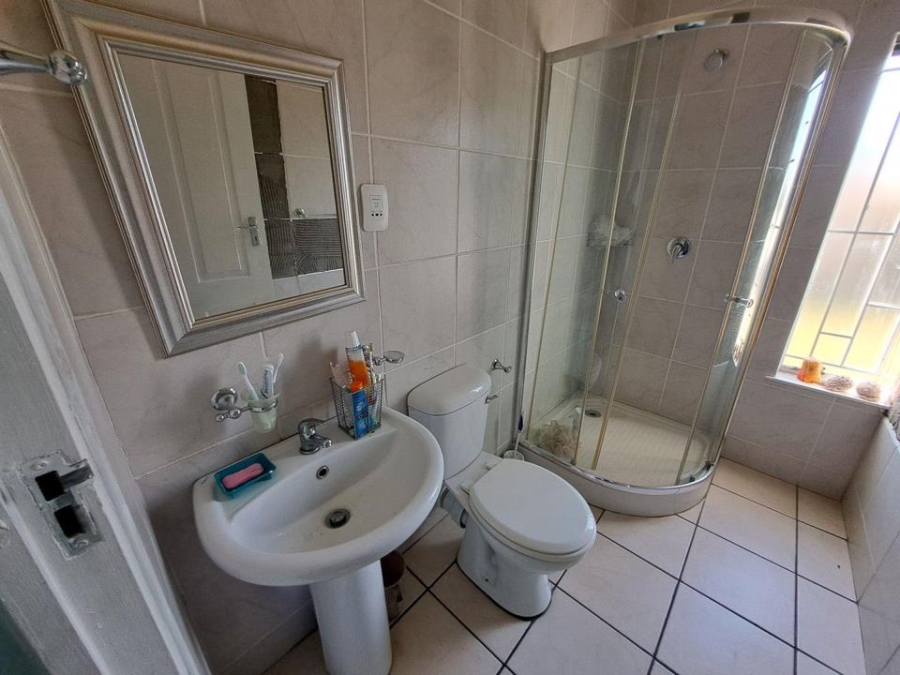 4 Bedroom Property for Sale in Lakefield Gauteng