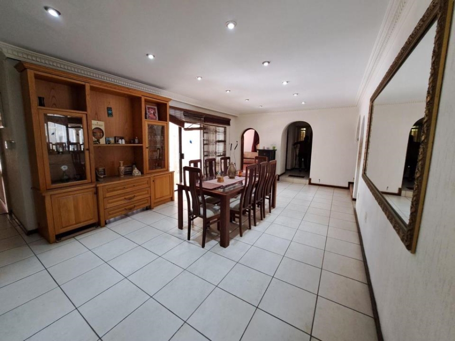 9 Bedroom Property for Sale in Lakefield Ext 21 Gauteng