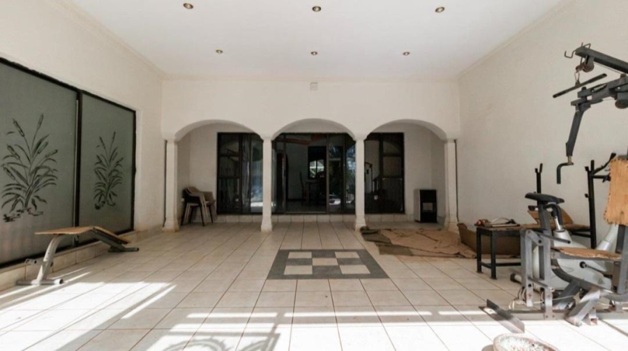 9 Bedroom Property for Sale in Lakefield Ext 21 Gauteng