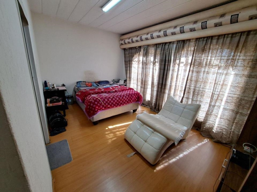 9 Bedroom Property for Sale in Lakefield Ext 21 Gauteng