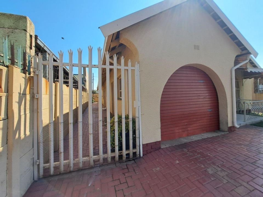 5 Bedroom Property for Sale in Actonville Ext 3 Gauteng