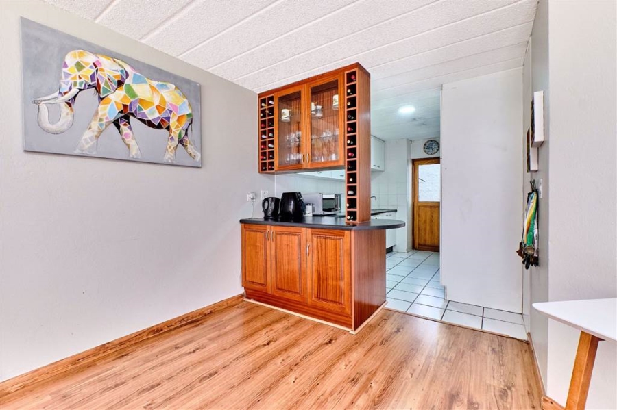 2 Bedroom Property for Sale in Illovo Gauteng
