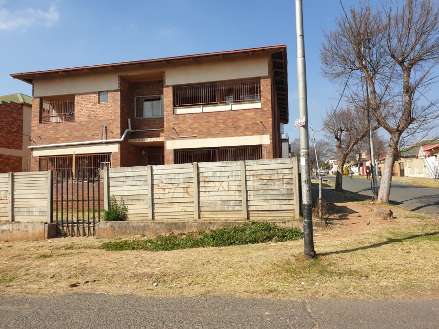 18 Bedroom Property for Sale in Troyeville Gauteng