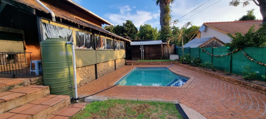5 Bedroom Property for Sale in Theresa Park Gauteng