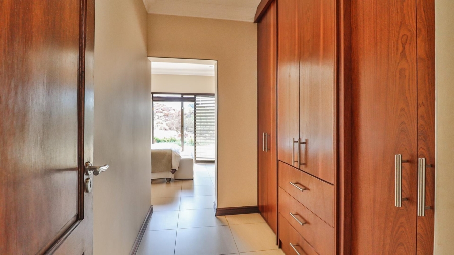 5 Bedroom Property for Sale in Bronkhorstbaai Dorp Gauteng