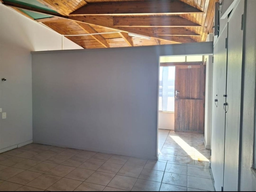 To Let 1 Bedroom Property for Rent in Kirkney Gauteng