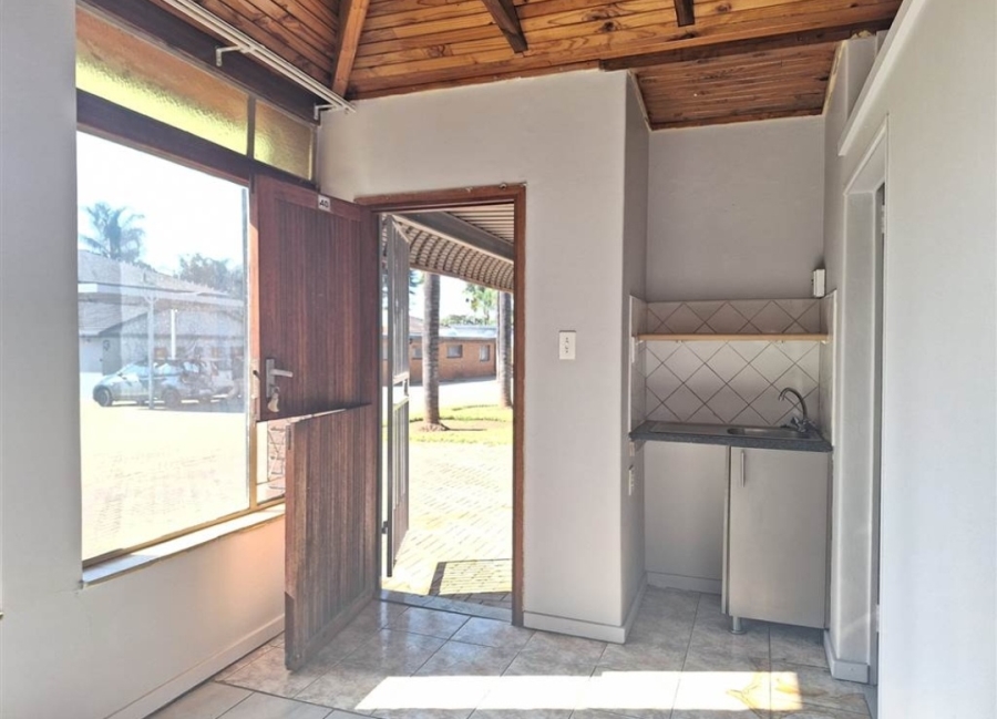 To Let 1 Bedroom Property for Rent in Kirkney Gauteng