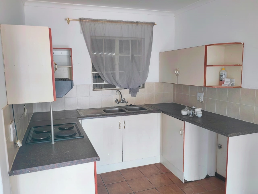 2 Bedroom Property for Sale in Hartbeeshoek Gauteng