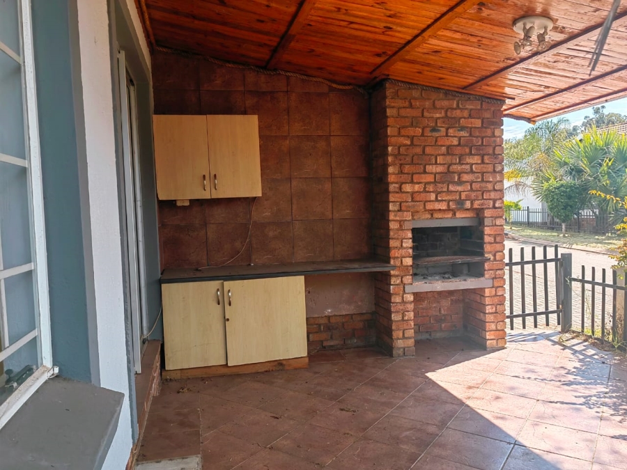 2 Bedroom Property for Sale in Hartbeeshoek Gauteng