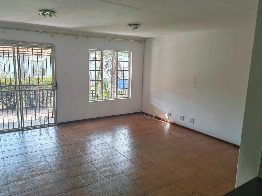 2 Bedroom Property for Sale in Hartbeeshoek Gauteng