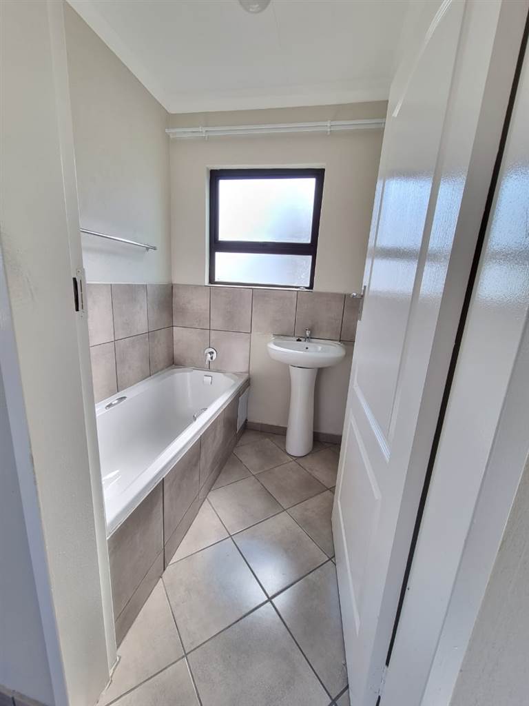 To Let 3 Bedroom Property for Rent in Salfin Gauteng