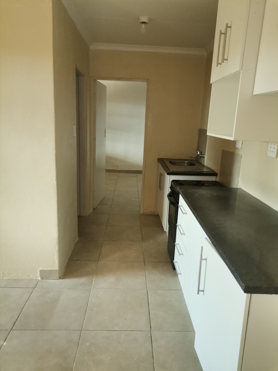 Room for rent in Clayville Gauteng. Listed by PropertyCentral