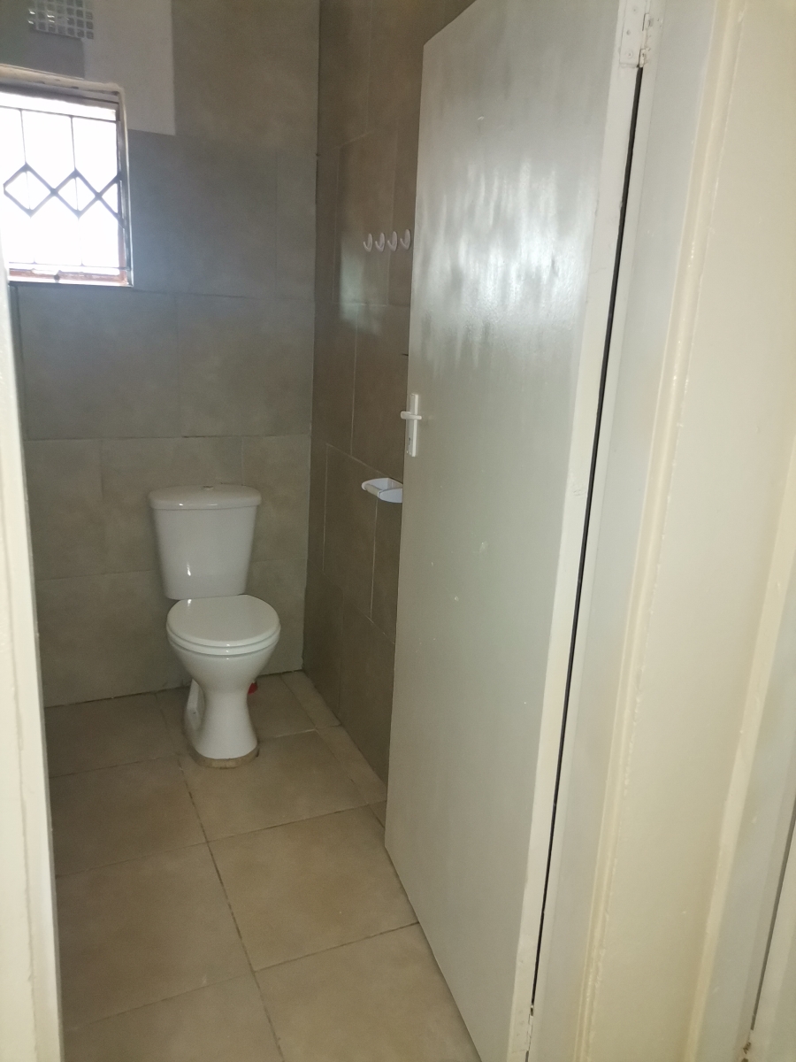 Room for rent in Clayville Gauteng. Listed by PropertyCentral