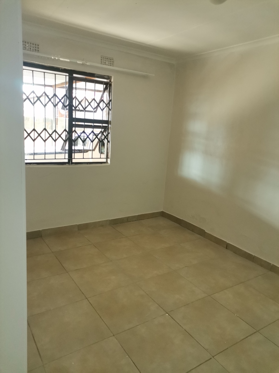 Room for rent in Clayville Gauteng. Listed by PropertyCentral