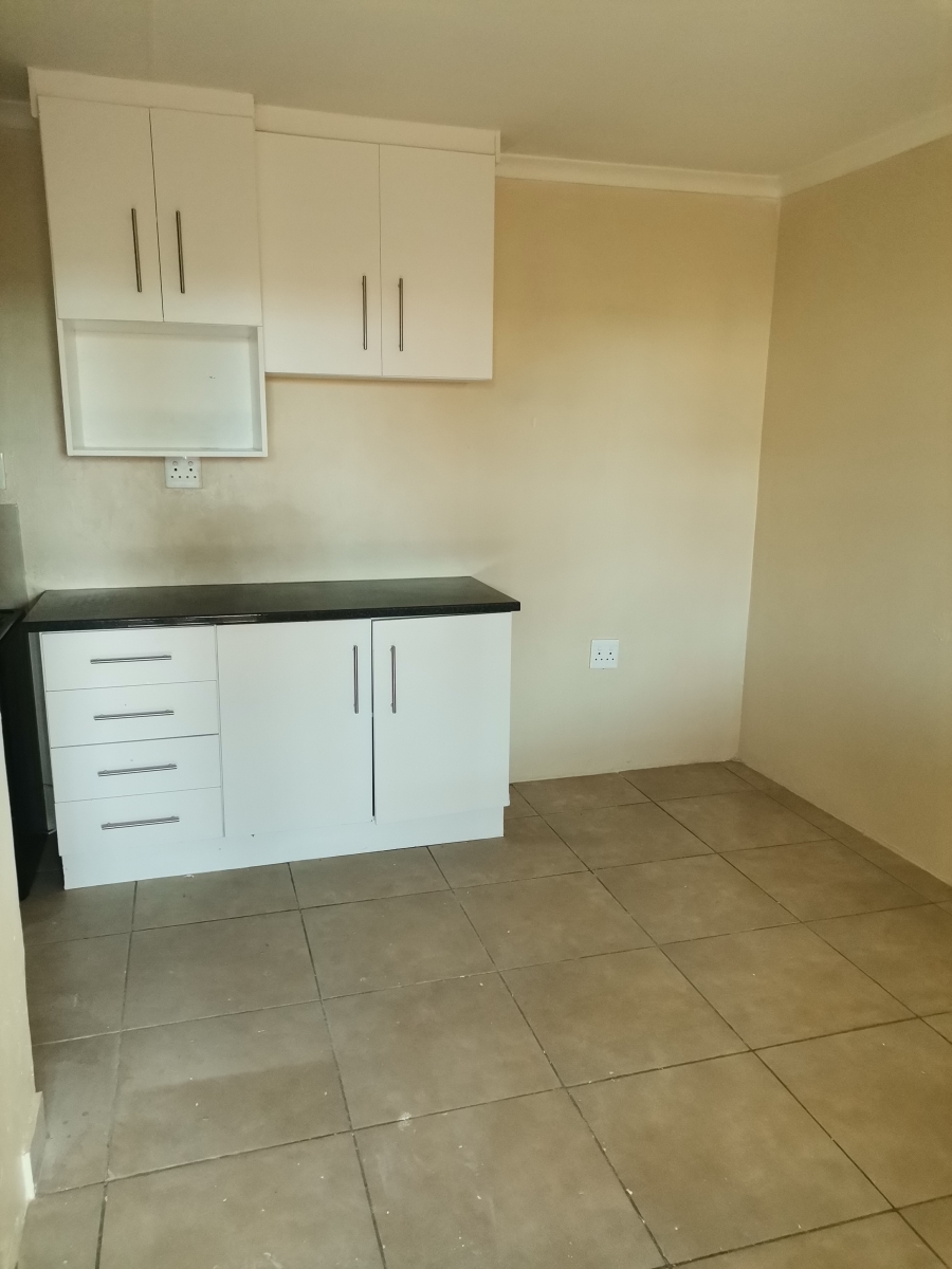 Room for rent in Clayville Gauteng. Listed by PropertyCentral